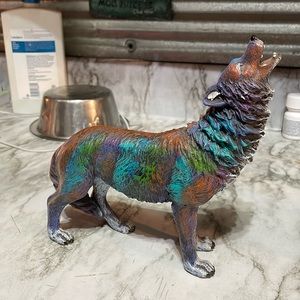 Wolf statue